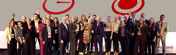 Gruppenbild auf der Bühne des Location Awards 2025